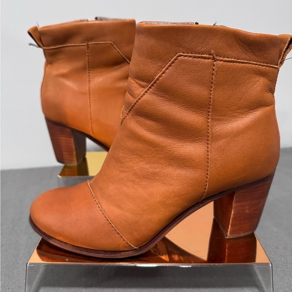 Toms Shoes - Toms Tan Leather Ankle Boots